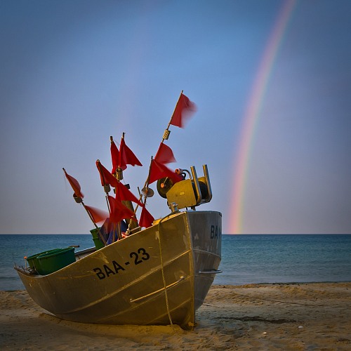 Baabe
Kurz nach einem Regenguss zeigte sich dieser doppelte Regenbogen am Horizont am Strand von Baabe. Ein herrliches Naturschauspiel.<br />
Küste - Strand, Meer/Ozean, Küstenlandschaft, Fischerei/Aquakultur
Jens Richter